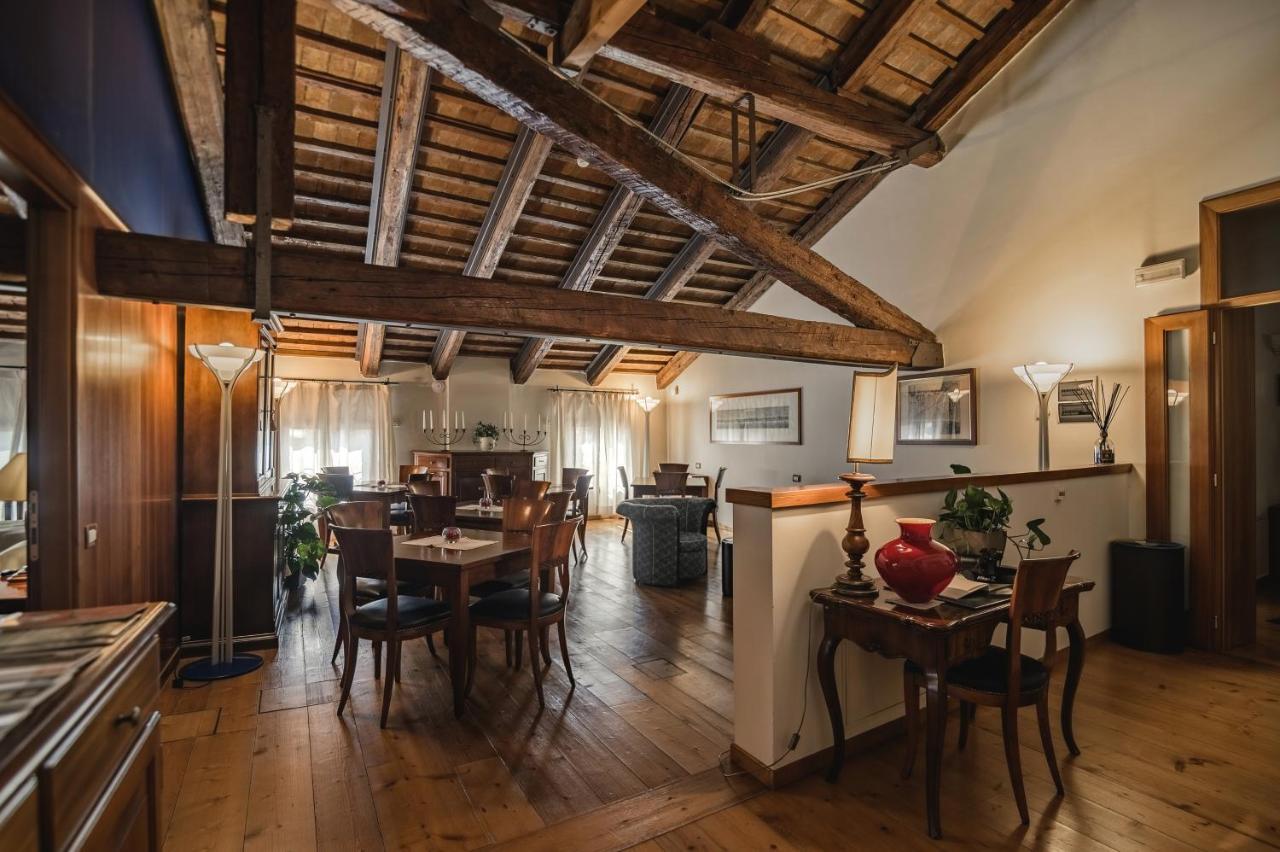 Le Camere Di Palazzo Bortolan Treviso Exterior foto